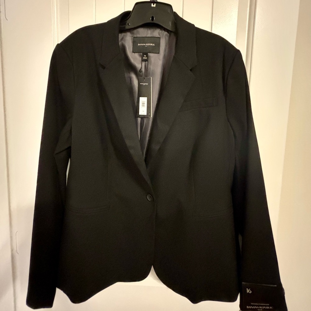 Banana Republic Black Tailored Blazer for Professional Wear